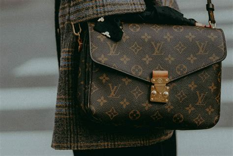 echte louis vuitton riem herkennen|10 Manieren om een Neppe Louis Vuitton tas te Herkennen.